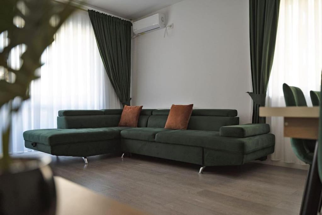 Eliza'S Apartment By Oasis Homes Oradea Eksteriør bilde